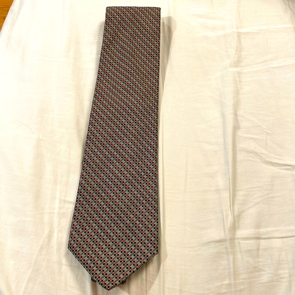 Beautiful Brioni patterned tie